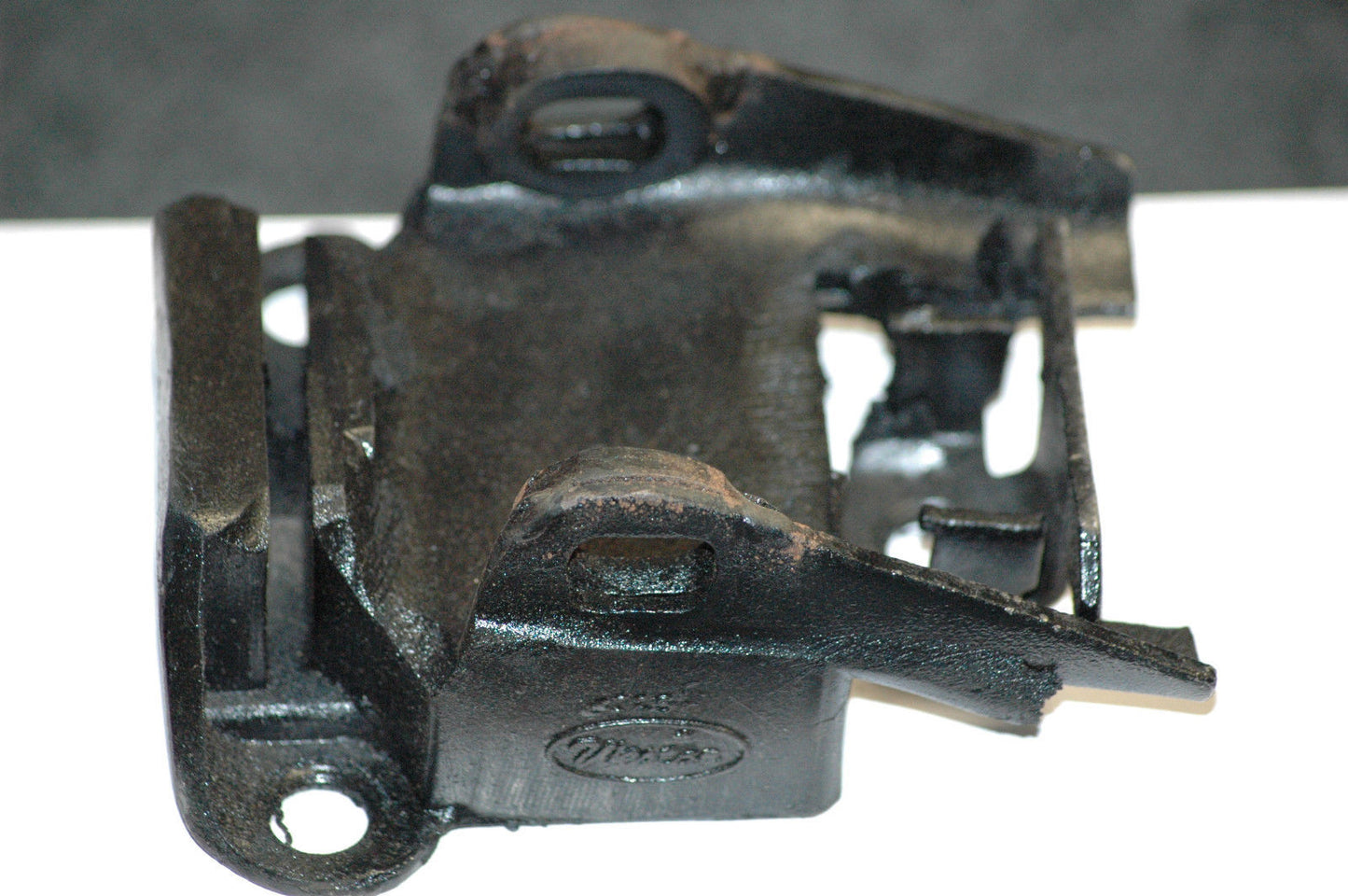 Pioneer PI602285 Replacement Engine Mount Chev SB & BB V8 Locking Type Pi 602285