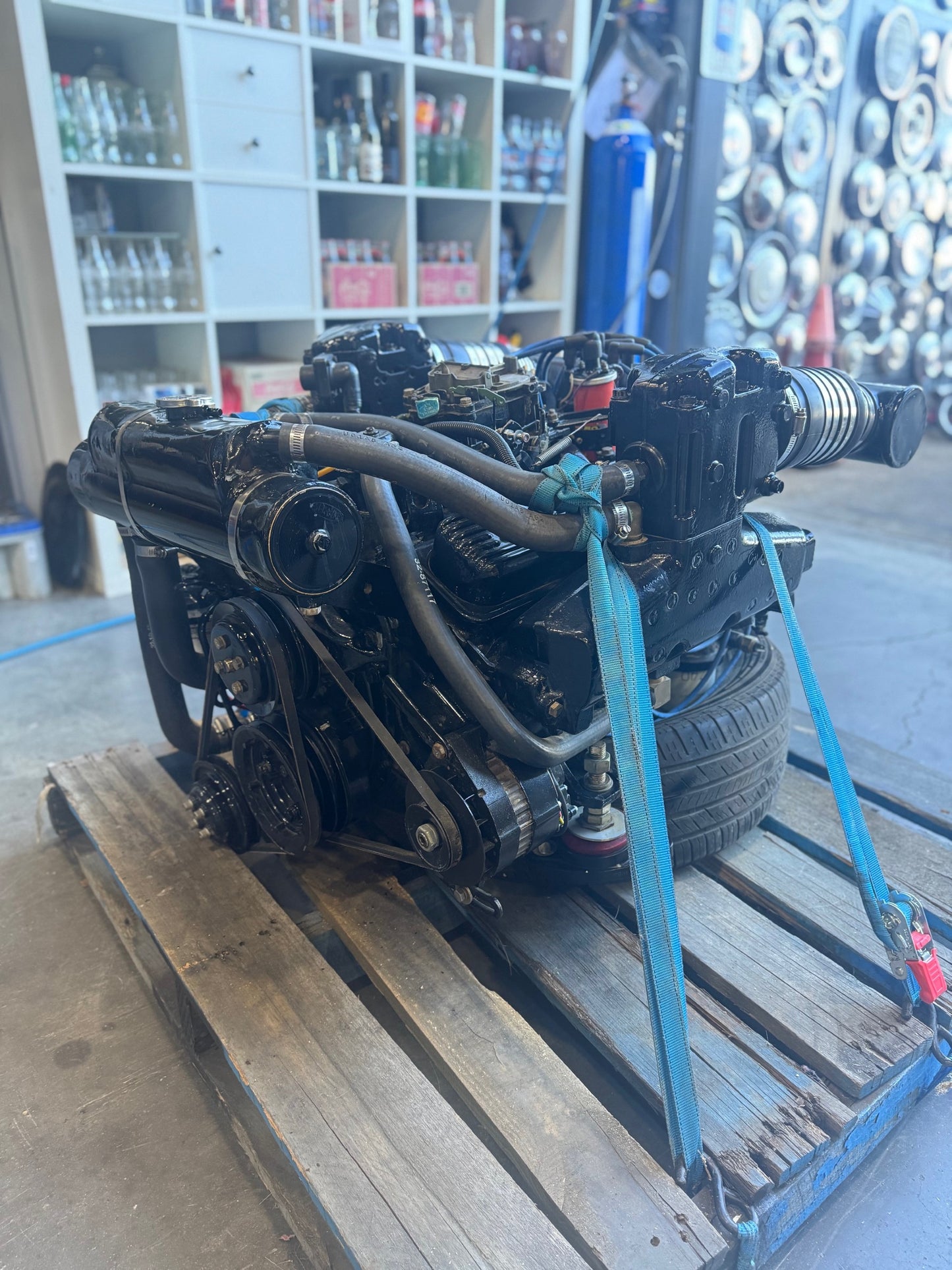 Mercruiser 5.7L V8 Boat Engine, Wiring Loom and Gauges
