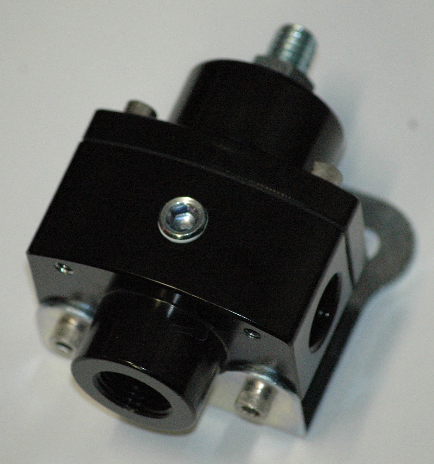 Endurotec EW22205 Fuel Pressure Regulator 3/8Npt x 3 Port 4.5-14 Psi 1/8Npt Gauge Port