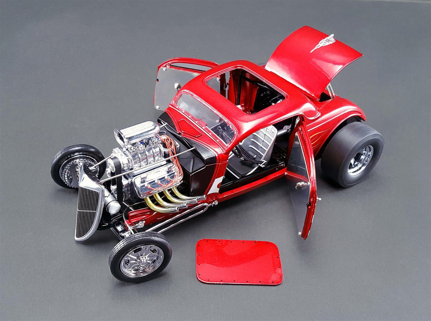 Greenlight GLC-GMP-18816 1:18 Diecast 1934 Ford Three Window Coupe Blown Altered - Nitro Coupe