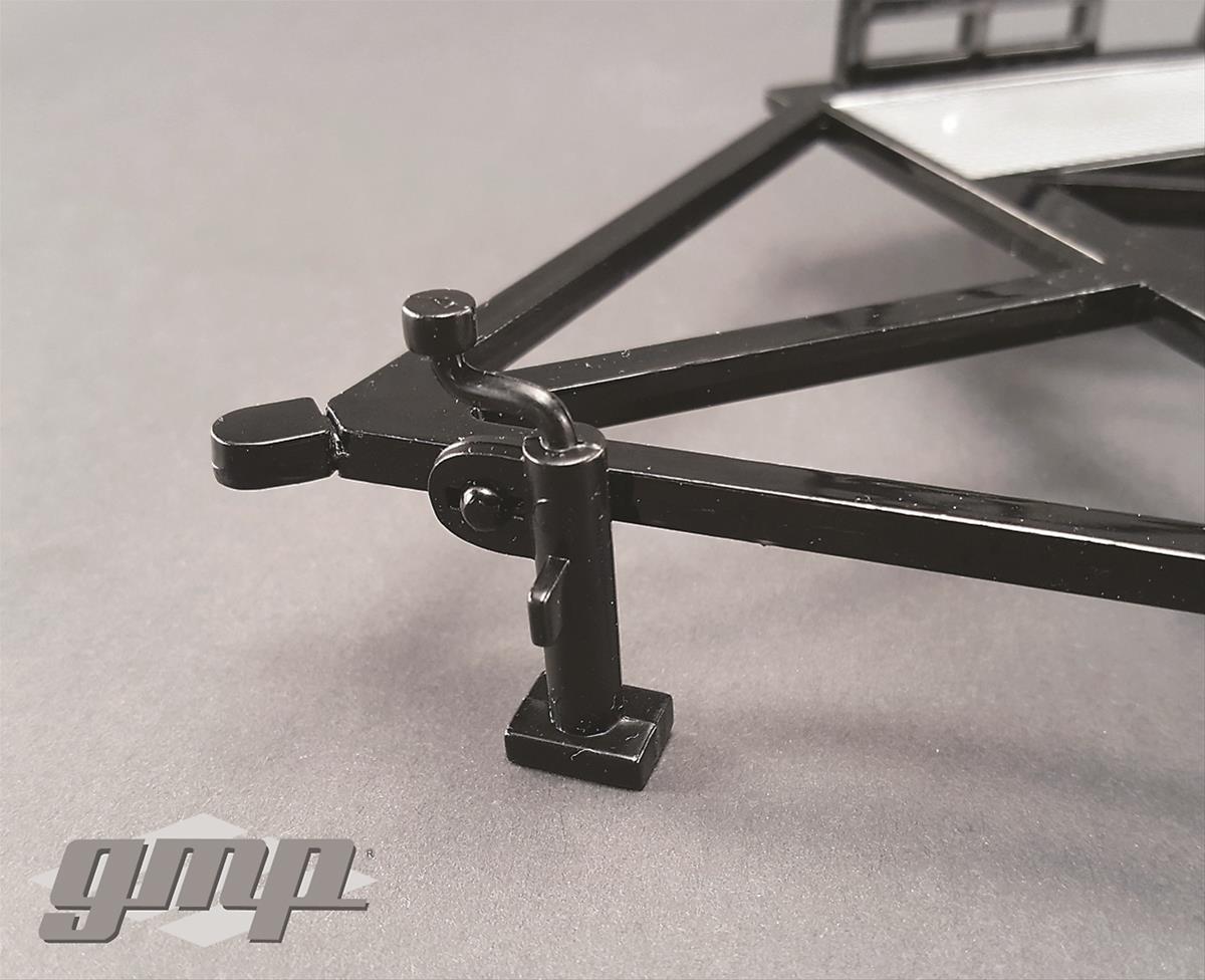 Greenlight GLC-GMP-18820 1:18 Scale Tandem-Axle Car Trailer Diecast Model