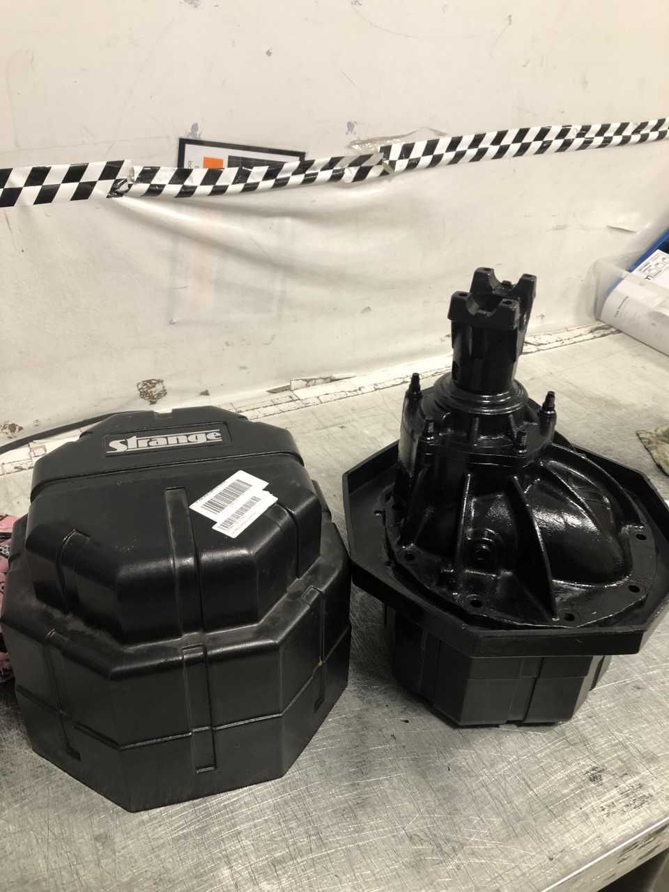 Strange STRPRF120SP35389 Clearance - Strange Ford 9" Pro Iron Diff Centre 3-89 Ratio 35 Spline Full Spool Used