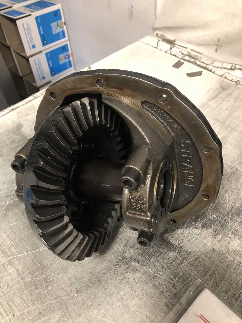Strange STRPRF120SP35389 Clearance - Strange Ford 9" Pro Iron Diff Centre 3-89 Ratio 35 Spline Full Spool Used