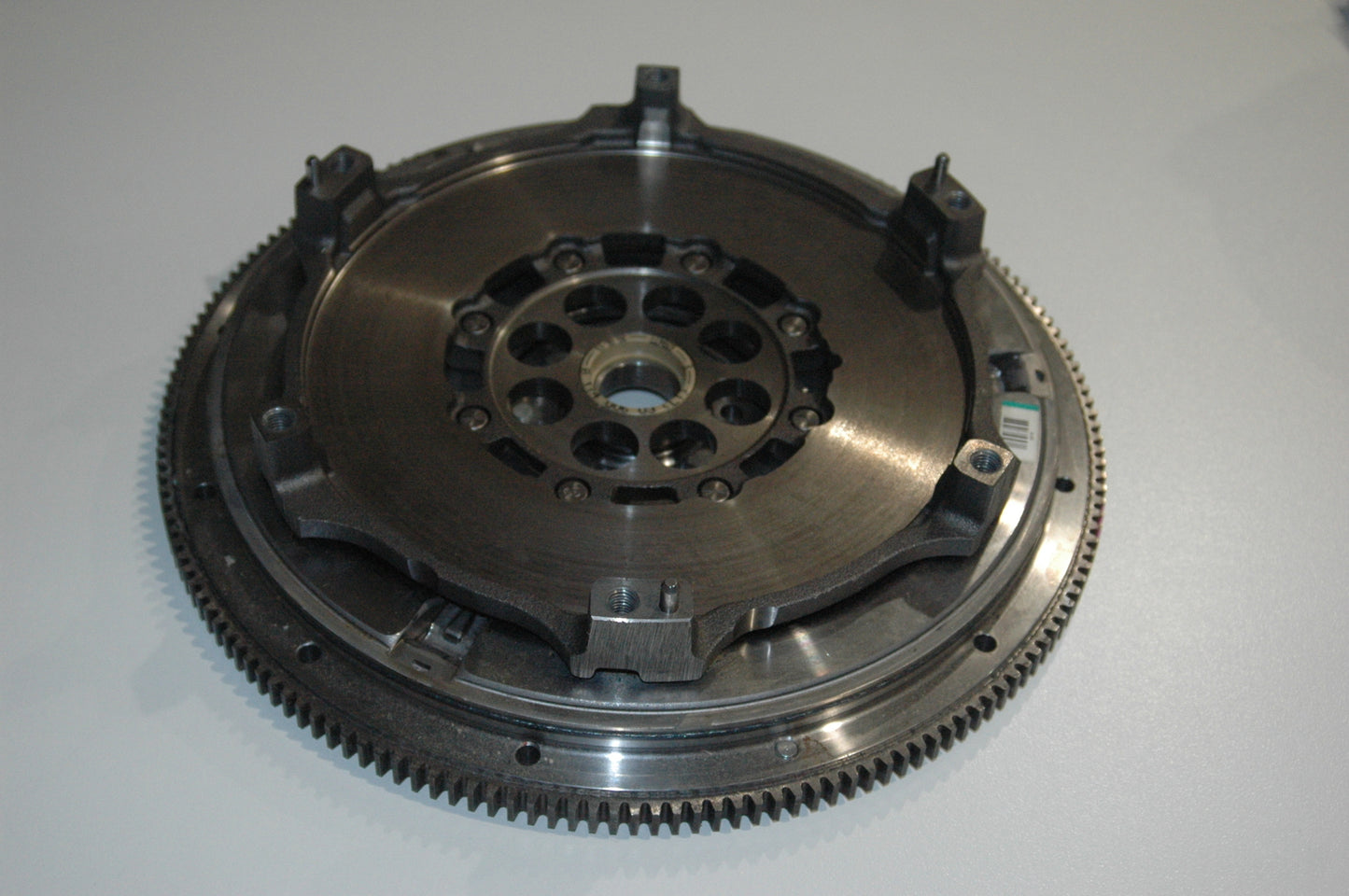 GM Performance GM24240678 Genuine Gm Holden Hsv Vf Gts Lsa 6.2L V8 Pull-Off Flywheel 8-Bolt